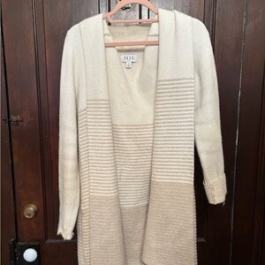 ELLE Women's Cream and Tan Sweater